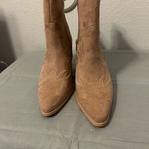 Qupid Brown Suede Heeled Boots